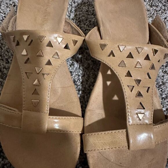 Vionic slide studed wedge sandal - Size 7 - Picture 5 of 7